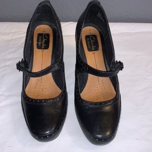 Clark’s black leather women shoes. 7M